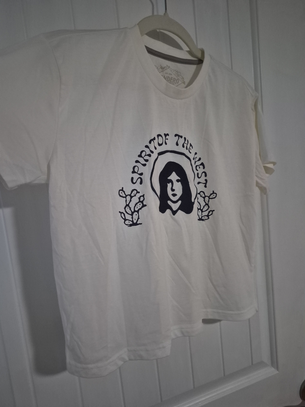 Sendero Women's Cream 'Spirit of the West' Cropped Boxy Graphic Tee - Picture 4 of 5